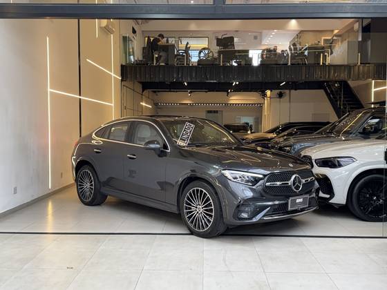 MERCEDES-BENZ GLC 300 2.0 MHEV AMG LINE COUPÉ 4MATIC 9G-TRONIC